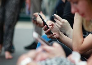 Menyoal Generasi Stroberi di Era Disrupsi Ekonomi